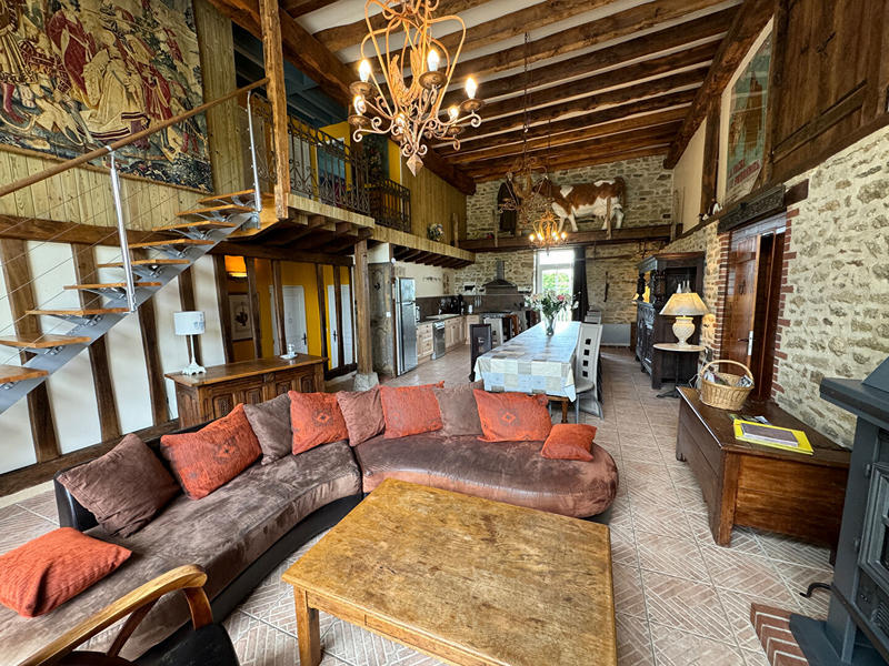 Maison - 300 m² - 14 pièces