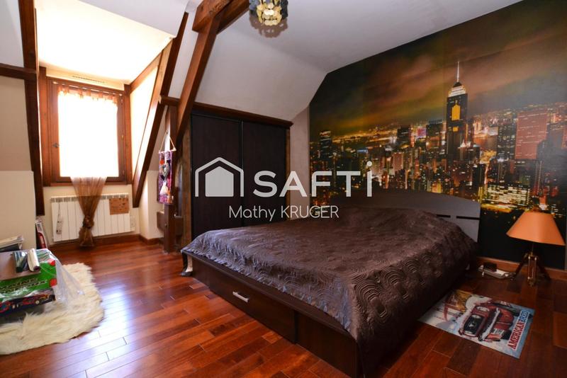 Maison - 221 m² - 7 pièces