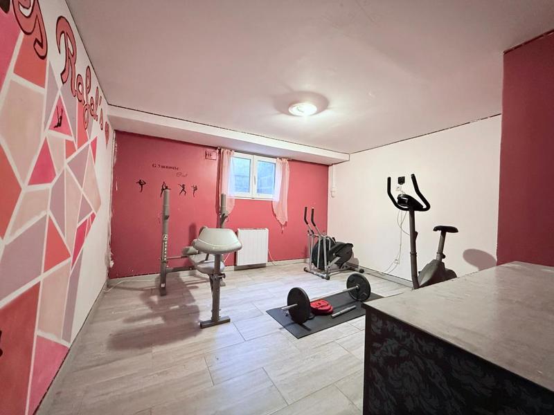 Maison - 202 m² - 7 pièces