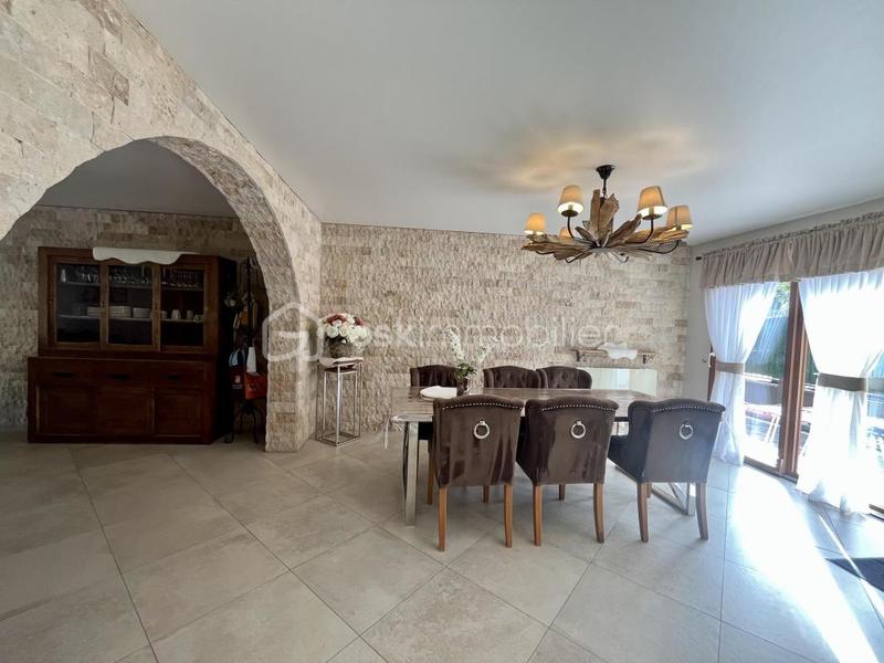 Demeure - 144 m² - 6 pièces