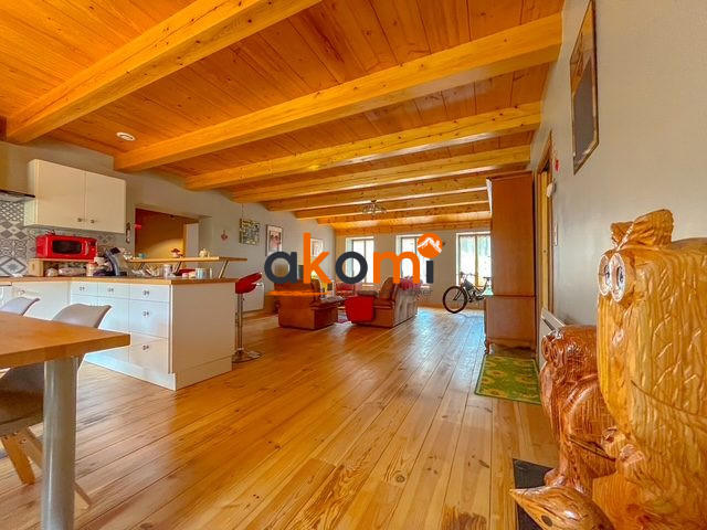 Maison - 249 m² - 8 pièces