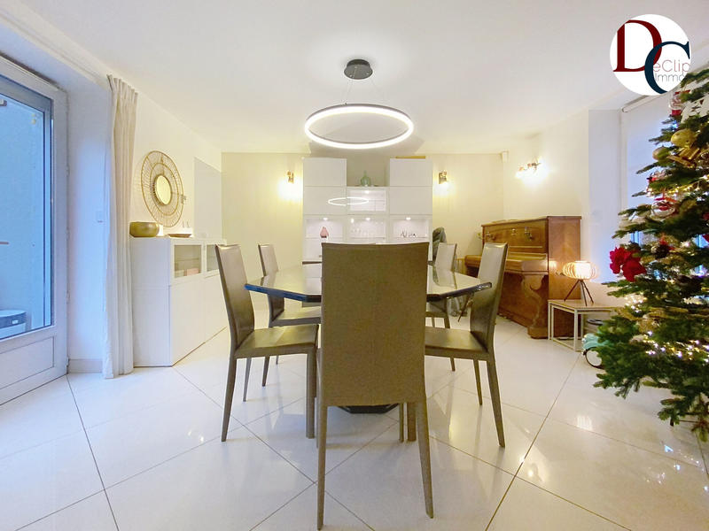 Maison - 197 m² - 10 pièces