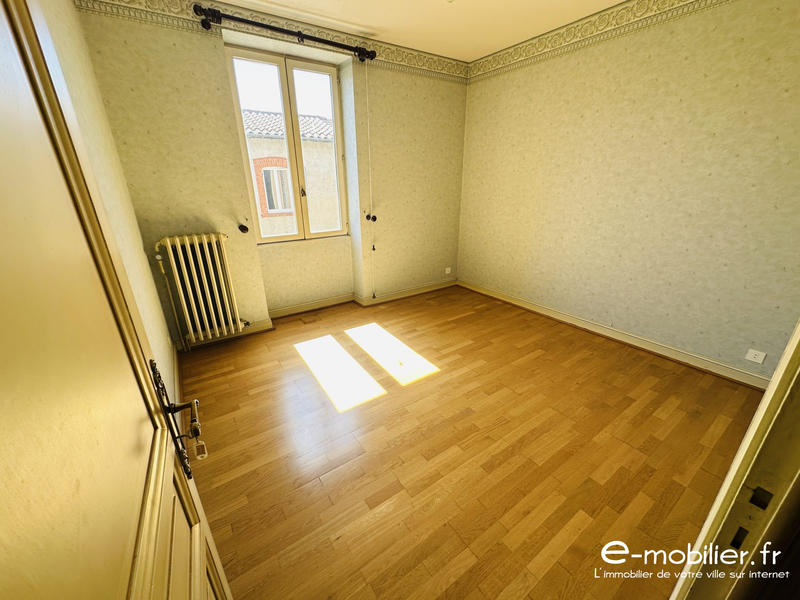 Maison - 216 m² - 7 pièces