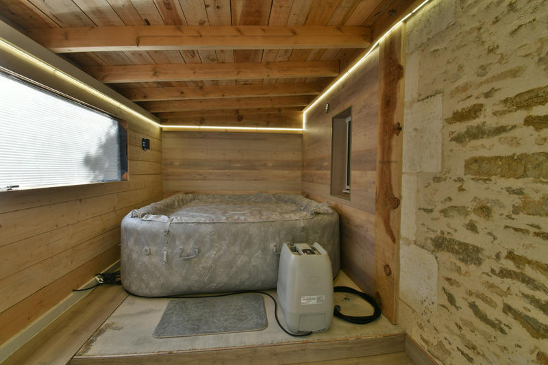 Maison - 220 m² - 8 pièces