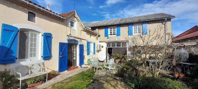 Maison - 255 m² - 10 pièces