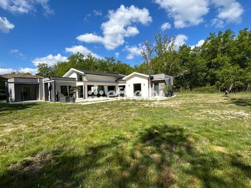 Maison - 290 m² - 10 pièces