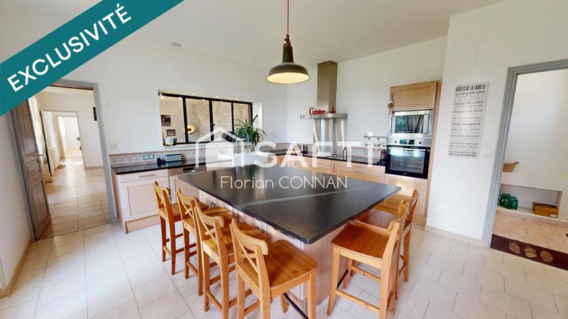 Maison - 225 m² - 9 pièces