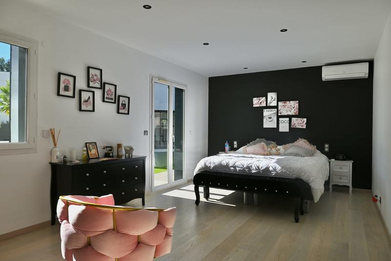 Villa - 344 m² - 6 pièces