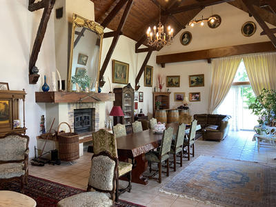 Maison - 406 m² - 9 pièces