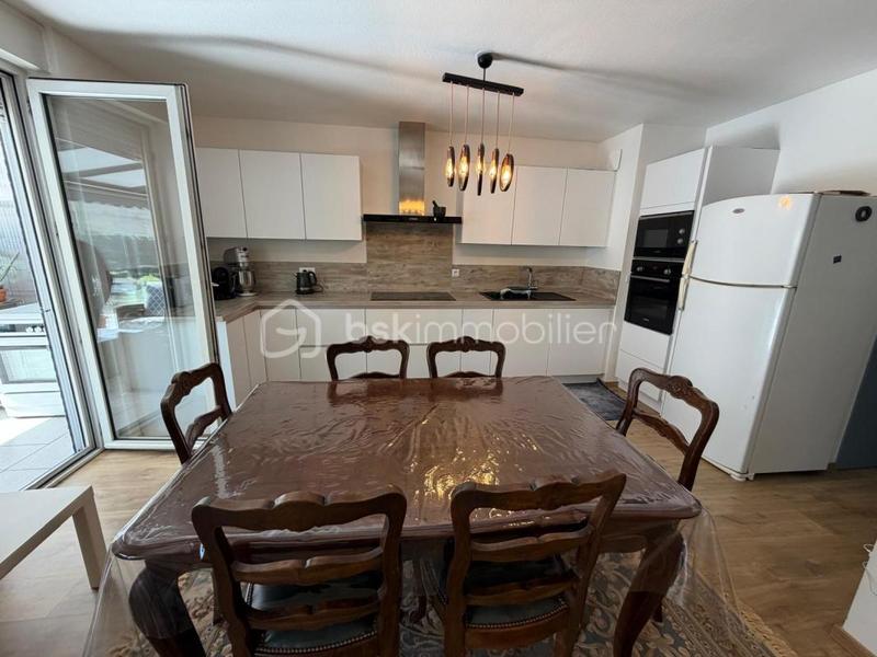 Maison - 97 m² - 6 pièces