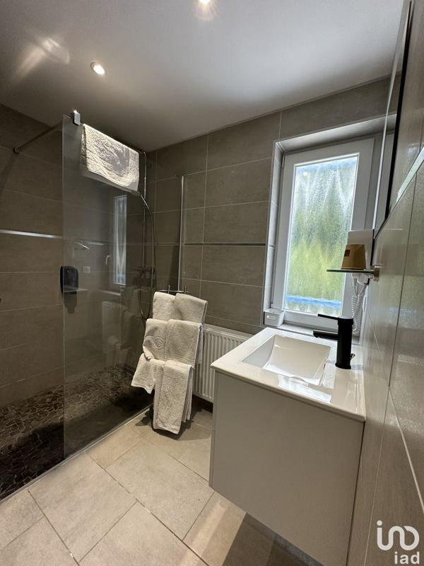 Local commercial - 617 m²