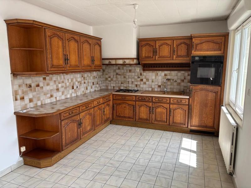 Maison - 92 m² - 6 pièces