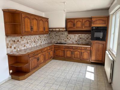 Maison - 92 m² - 6 pièces