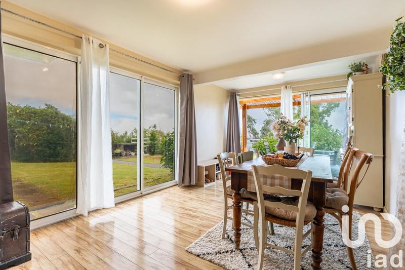 Maison - 238 m² - 13 pièces