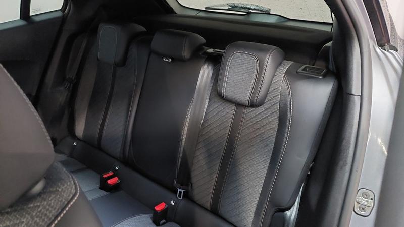 Peugeot 2008 Hybrid 145 e-Dcs6 Allure