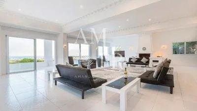 Propriété - 495 m² - 8 pièces