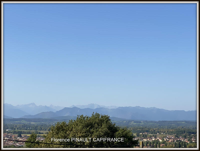 Maison - 225 m² - 8 pièces