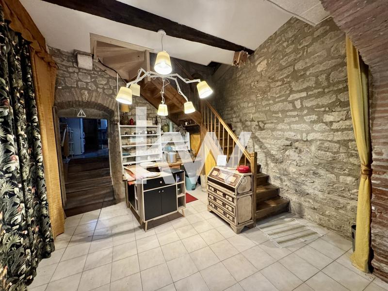 Maison - 205 m² - 6 pièces