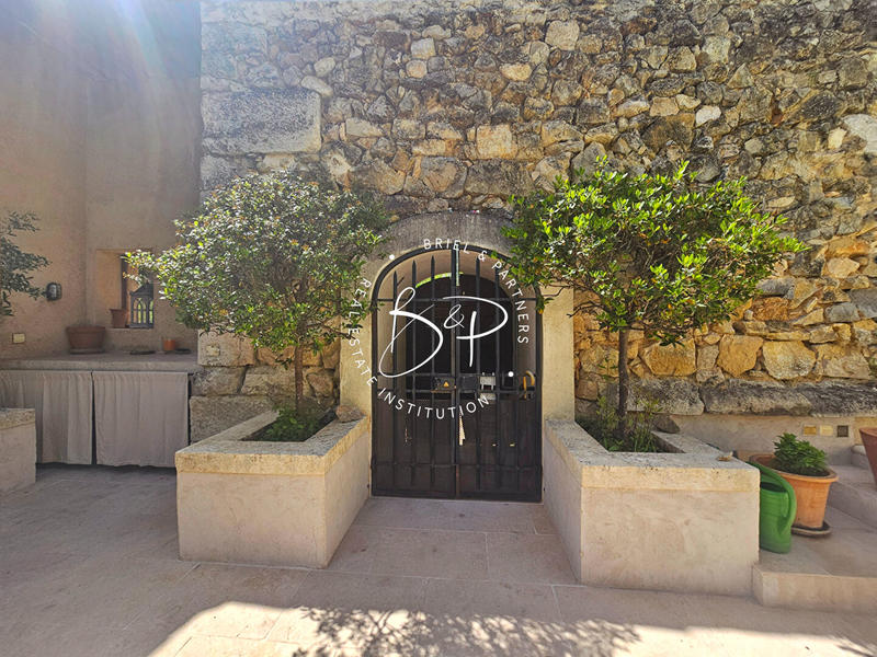 Maison - 187 m² - 4 pièces