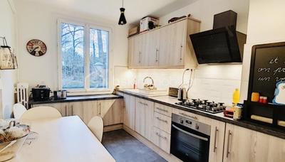 Appartement - 98 m² - 5 pièces