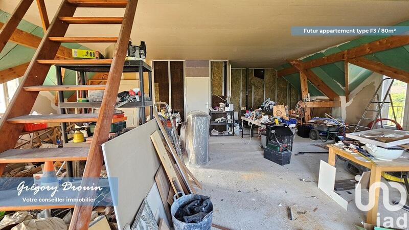 Maison - 318 m² - 10 pièces