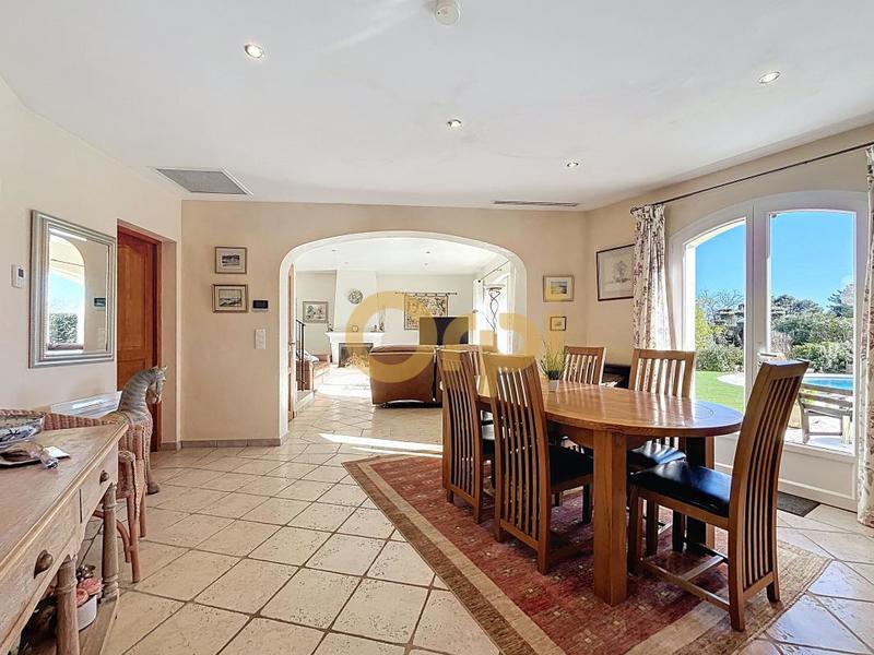 Maison - 140 m² - 4 pièces