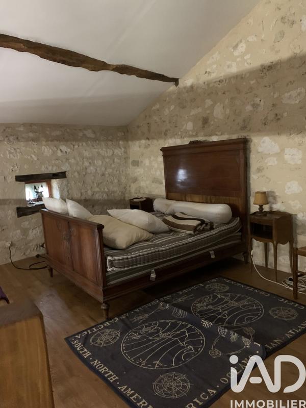 Maison - 495 m² - 4 pièces