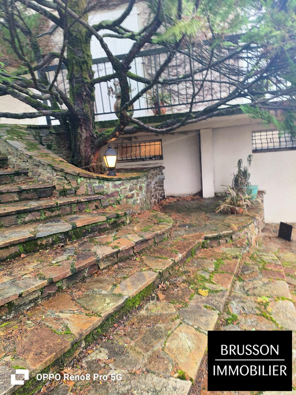 Villa - 256 m² - 6 pièces