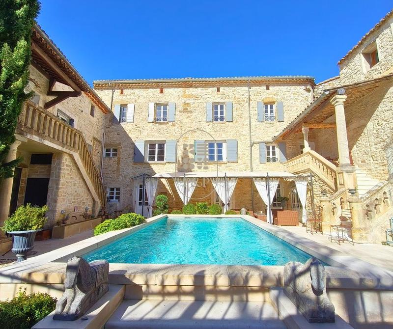 Mas - 431 m² - 10 pièces