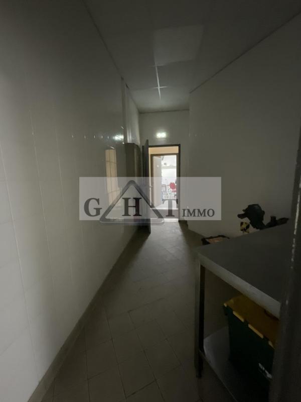 Local commercial - 980 m²