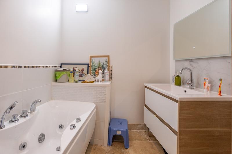 Maison en pierre - 207 m² - 7 pièces