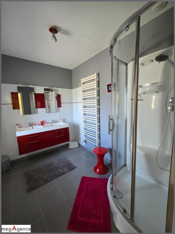 Maison - 350 m² - 17 pièces