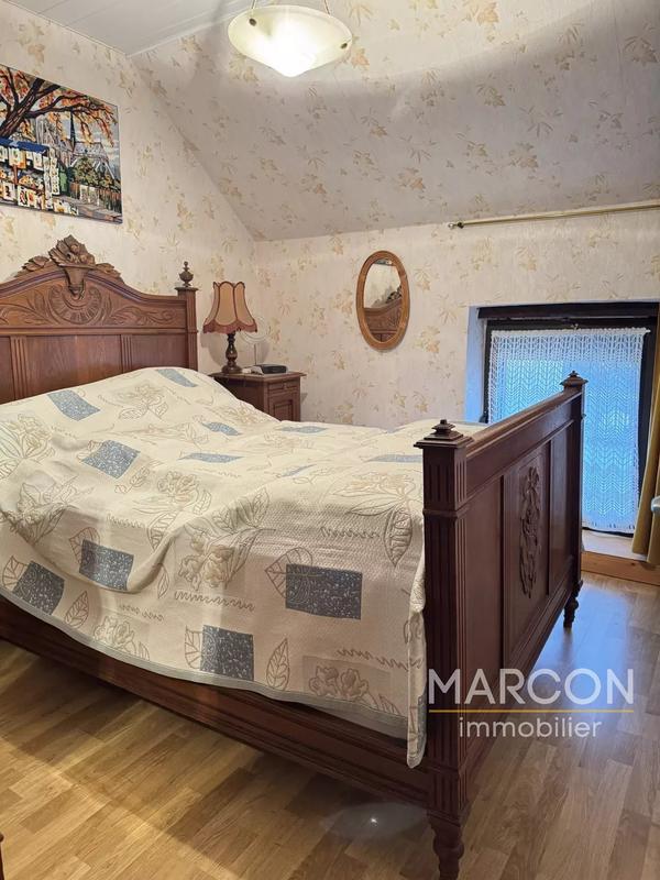 Maison - 175 m² - 10 pièces