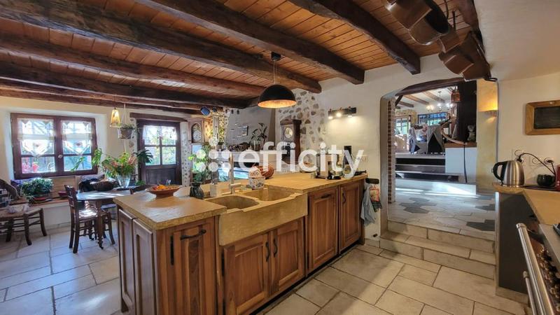 Maison de campagne - 275 m² - 11 pièces