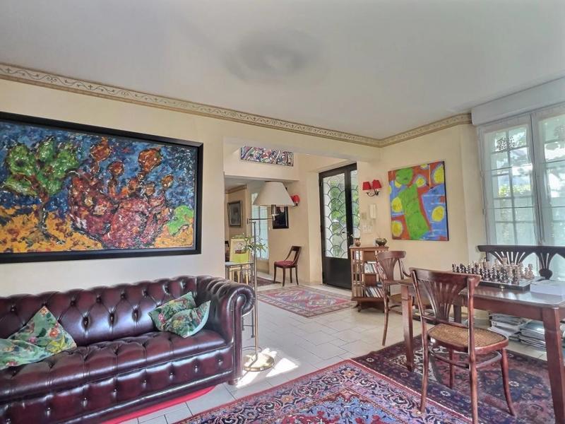 Maison - 240 m² - 10 pièces