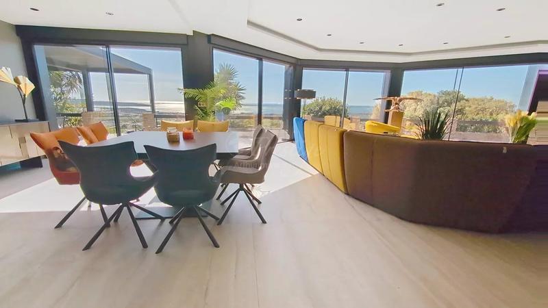 Maison - 263 m² - 8 pièces