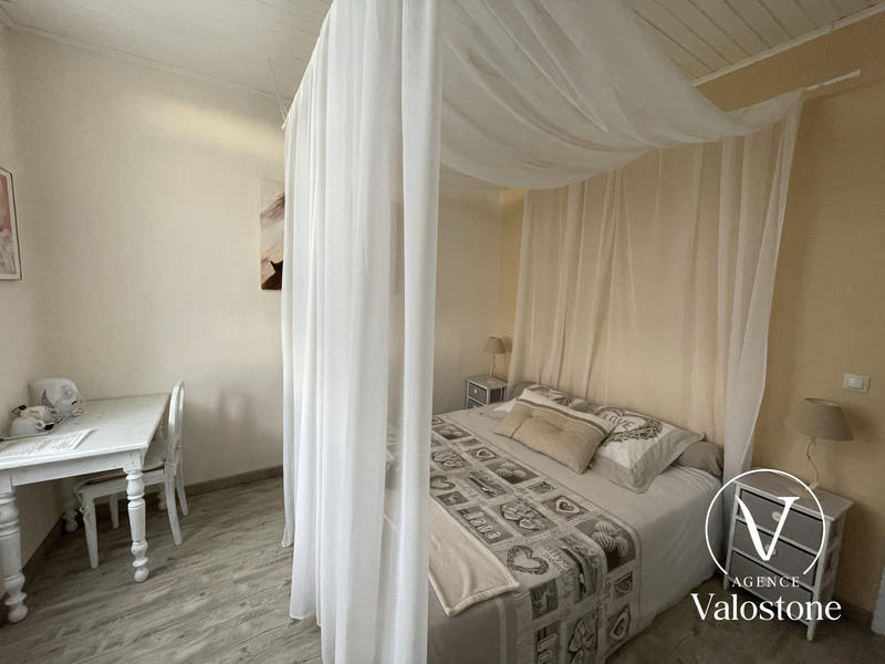 Appartement - 197 m² - 10 pièces