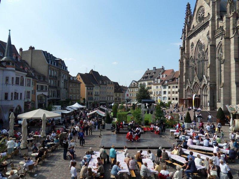 Willkumma im Dorf, bienvenue au village