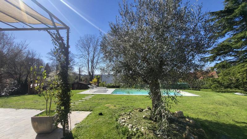 Maison contemporaine - 290 m² - 8 pièces