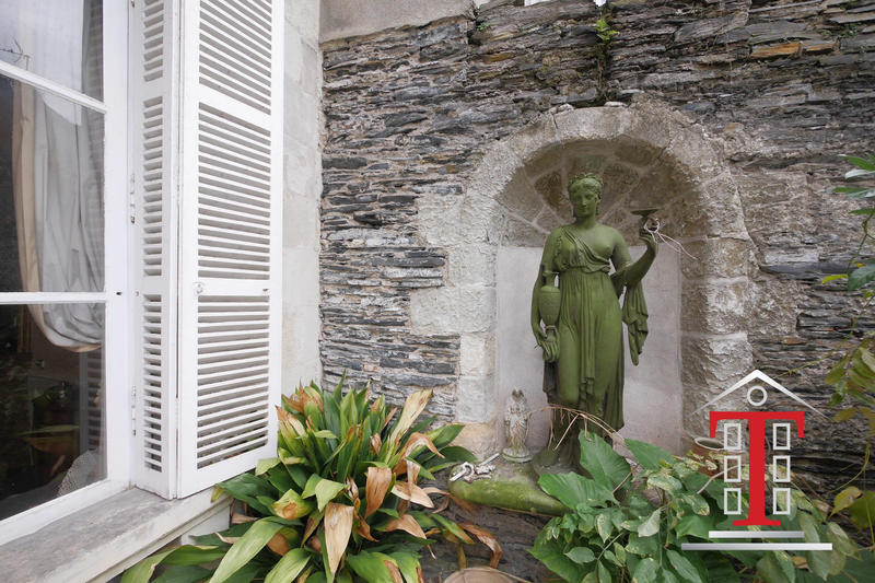 Maison - 400 m² - 18 pièces