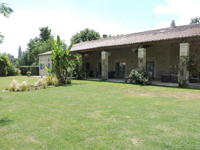 Maison - 310 m² - 10 pièces