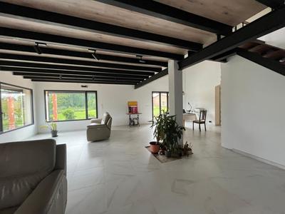 Maison - 204 m² - 5 pièces