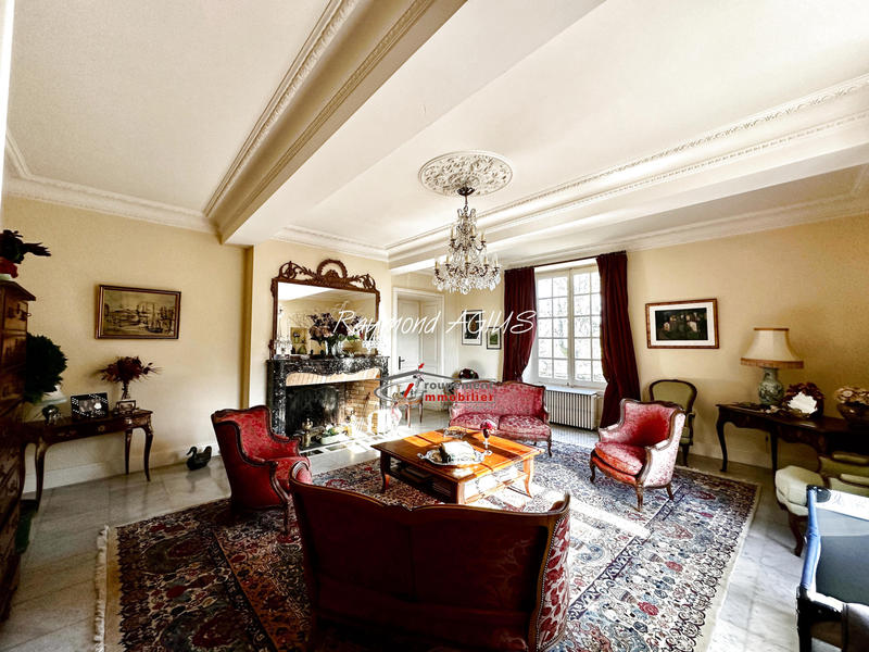 Maison - 510 m² - 11 pièces