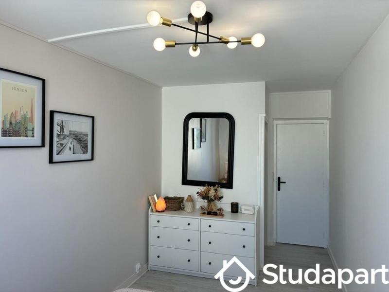 Chambre - 9 m² - 1 pièce