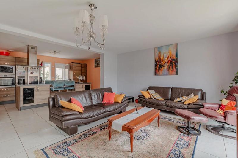 Maison - 140 m² - 5 pièces