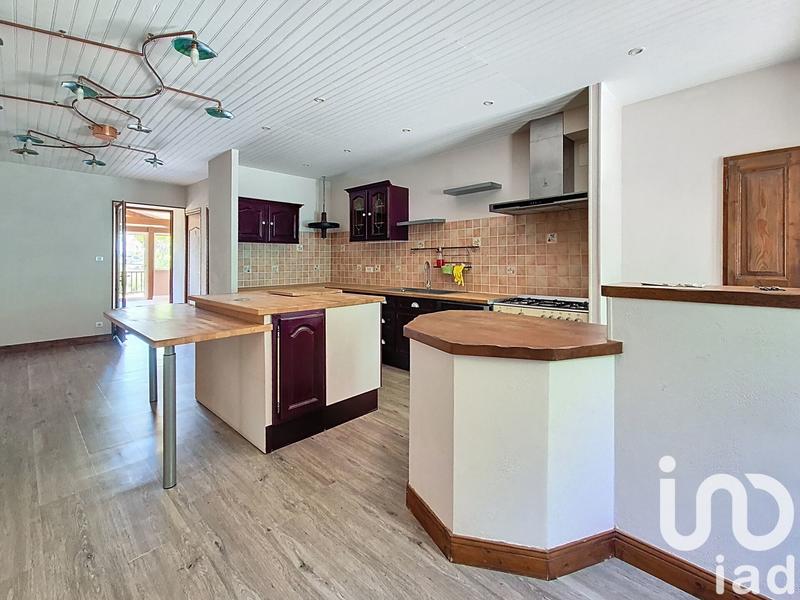 Maison - 215 m² - 8 pièces