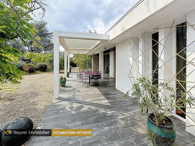 Villa - 225 m² - 8 pièces