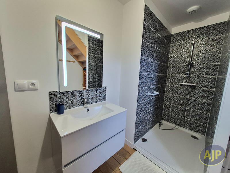 Maison - 122 m² - 6 pièces