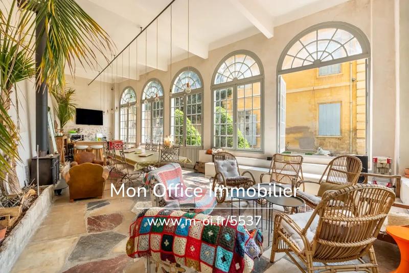 Maison - 500 m² - 8 pièces