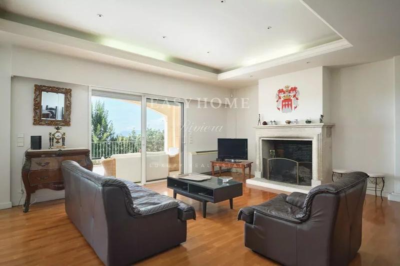 Maison - 361 m² - 9 pièces